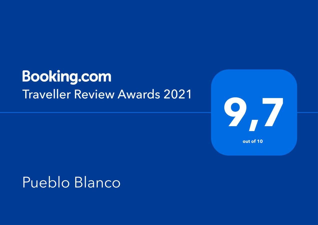 Pueblo Blanco Apartment เบนัลมาเดนา ภายนอก รูปภาพ